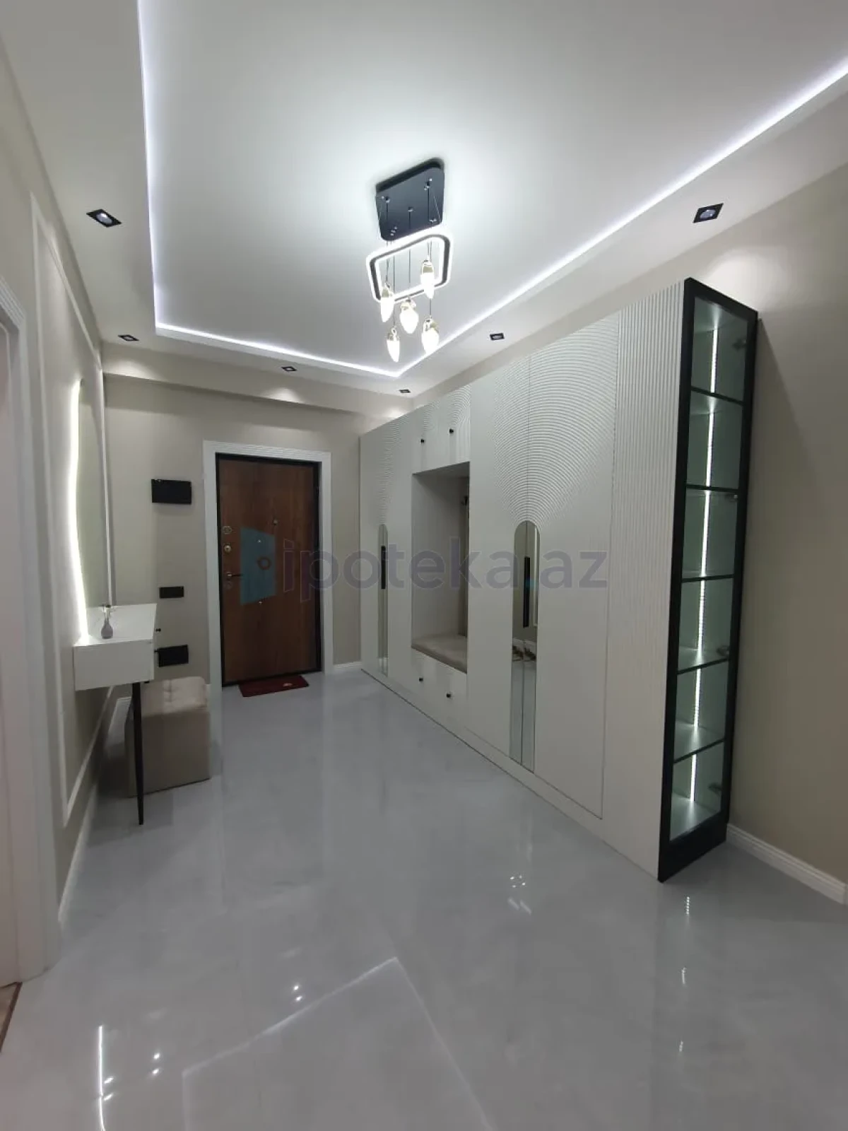 Satılır 3 otaqlı yeni tikili 90 m²