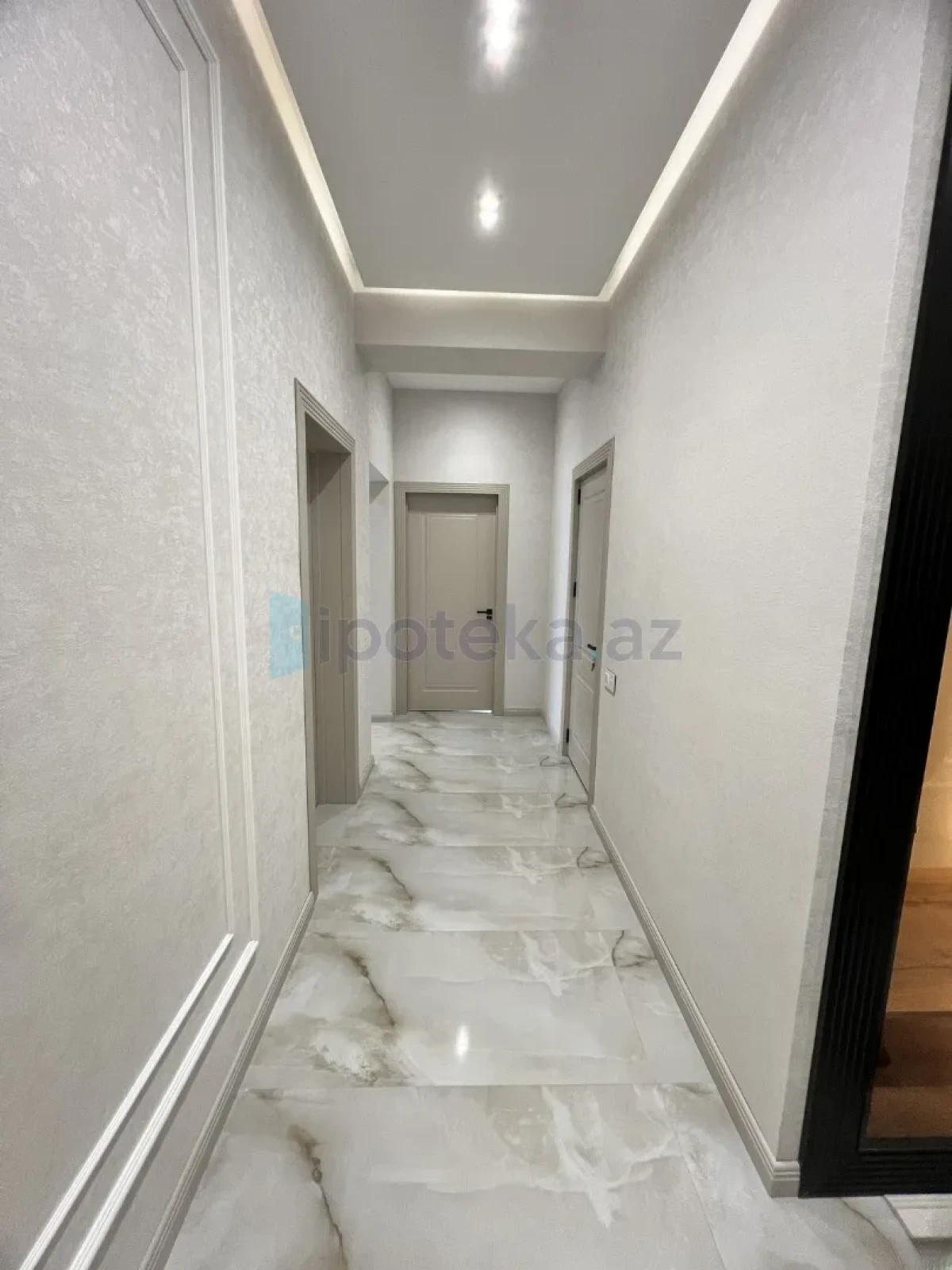 Satılır 3 otaqlı yeni tikili 110 m²