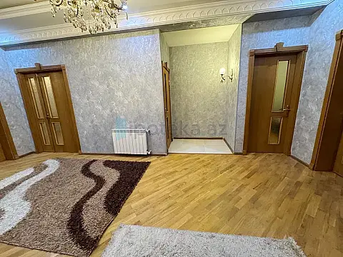 Satılır 3 otaqlı yeni tikili 130 m²