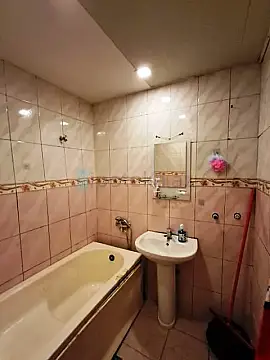 Satılır 2 otaqlı köhnə tikili 60 m²
