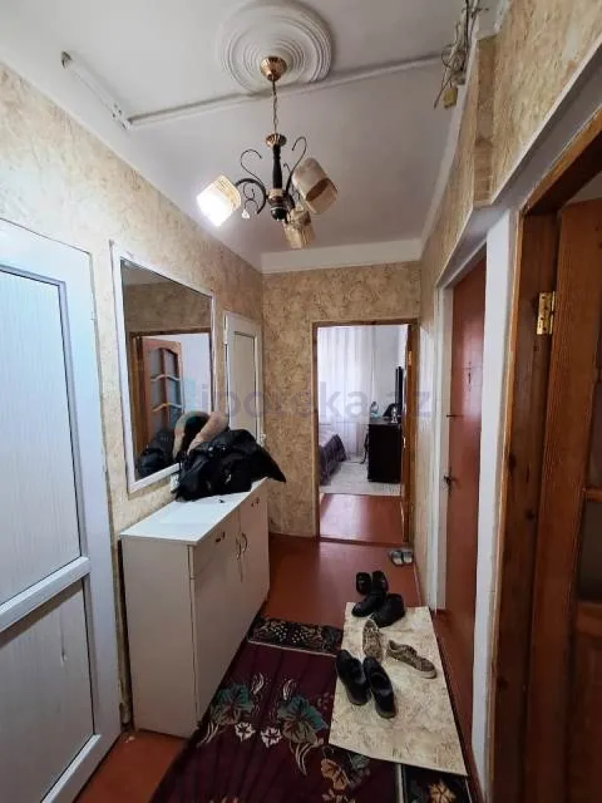 Satılır 2 otaqlı köhnə tikili 60 m²