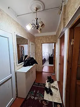Satılır 2 otaqlı köhnə tikili 60 m²