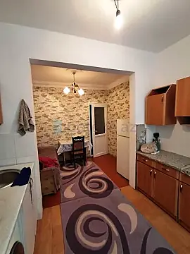 Satılır 2 otaqlı köhnə tikili 60 m²