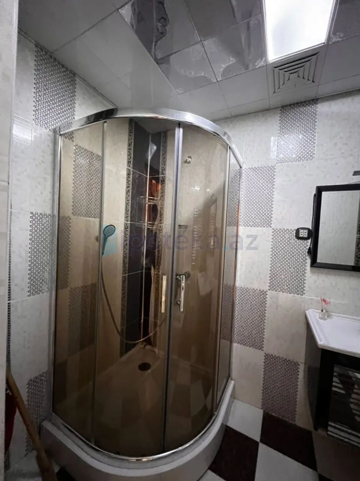 Satılır 3 otaqlı köhnə tikili 103 m²