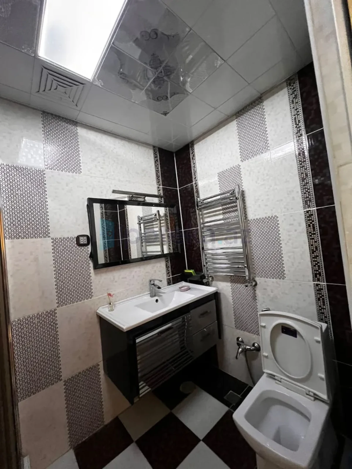 Satılır 3 otaqlı köhnə tikili 103 m²