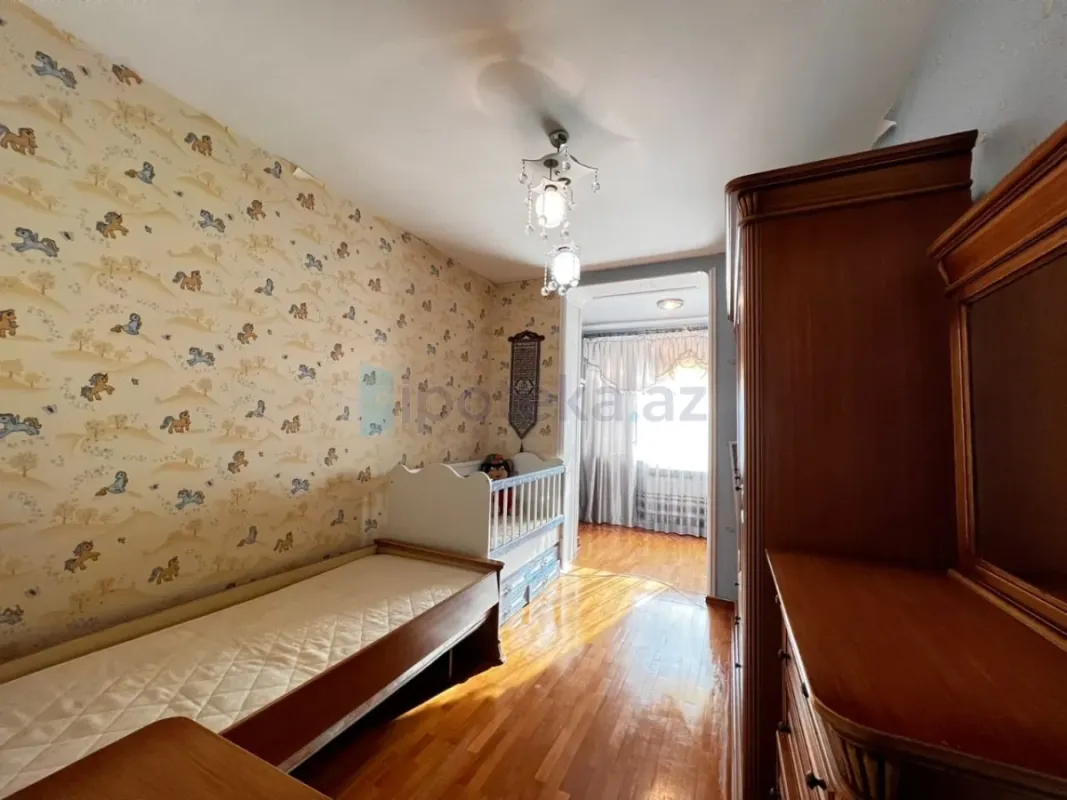 Satılır 3 otaqlı köhnə tikili 103 m²