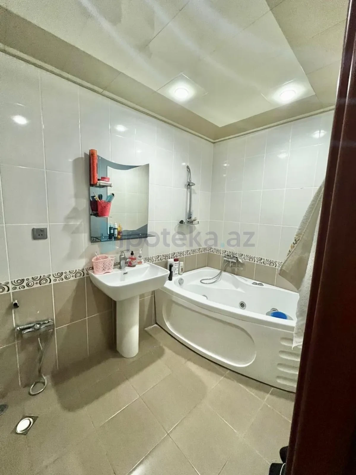 Satılır 3 otaqlı yeni tikili 126 m²