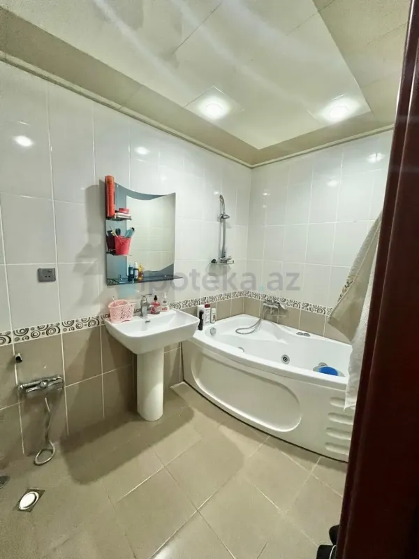 Satılır 3 otaqlı yeni tikili 126 m²