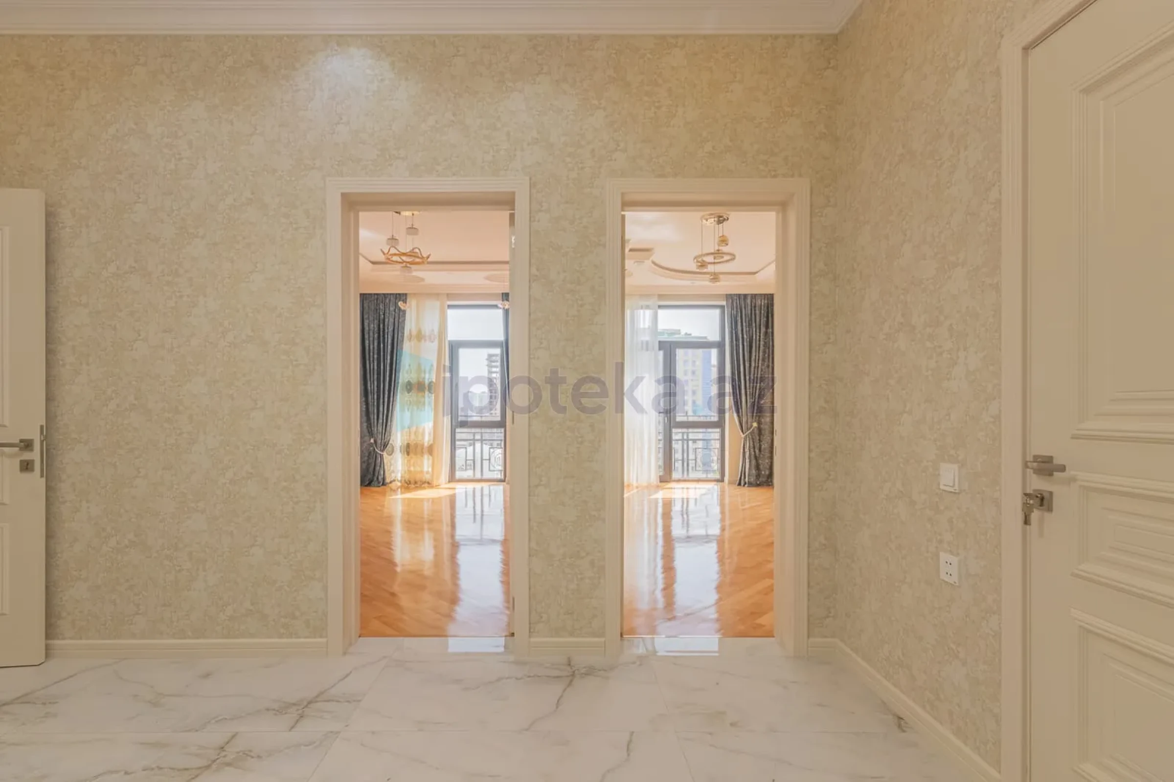 Satılır 3 otaqlı yeni tikili 107 m²