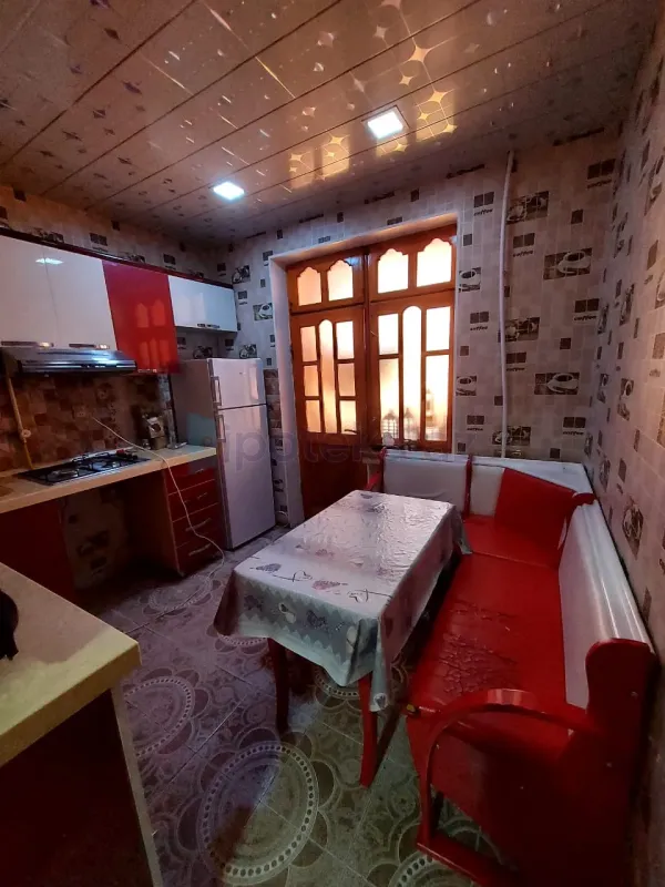 Satılır 3 otaqlı köhnə tikili 75 m²