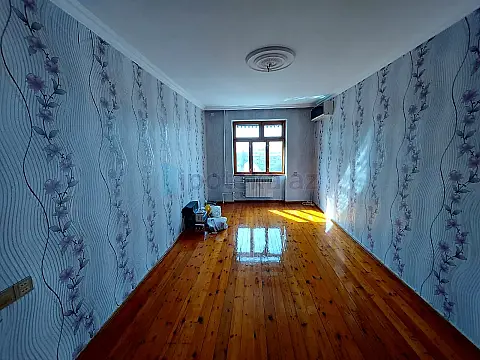 Satılır 3 otaqlı köhnə tikili 75 m² — Bakı, Bakıxanov 3 otaq 75.00 m²