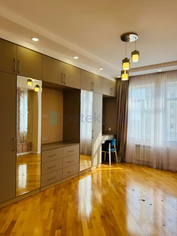 Satılır 3 otaqlı yeni tikili 113 m²