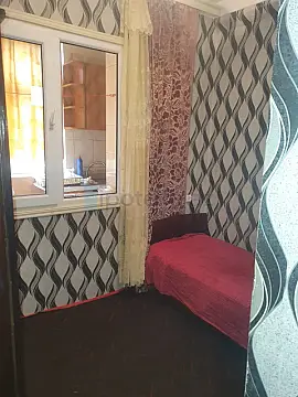 Satılır 1 otaqlı köhnə tikili 48 m²