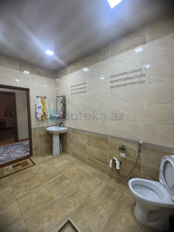 Satılır 5 otaqlı həyət evi 182 m²