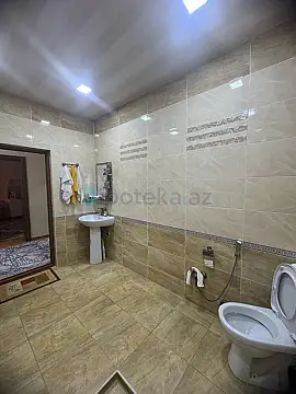 Satılır 5 otaqlı həyət evi 182 m²