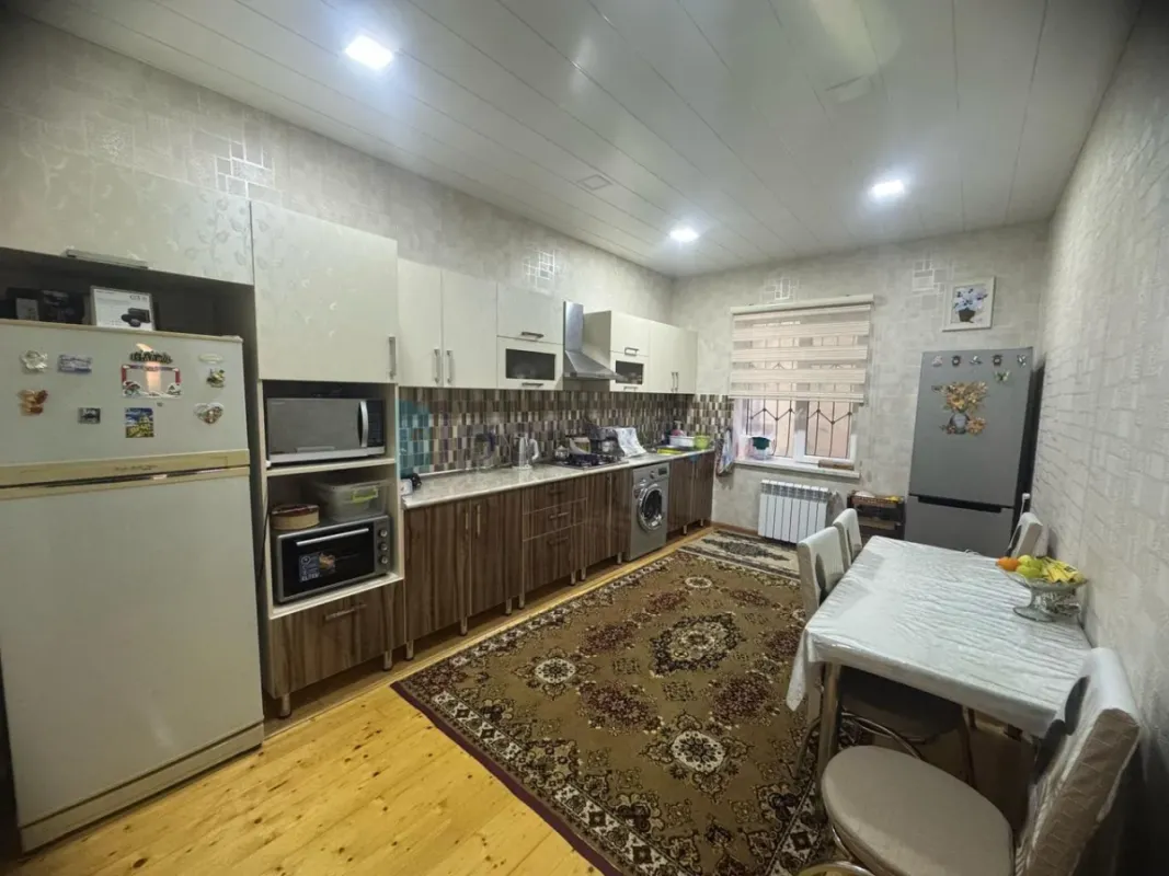 Satılır 5 otaqlı həyət evi 182 m²