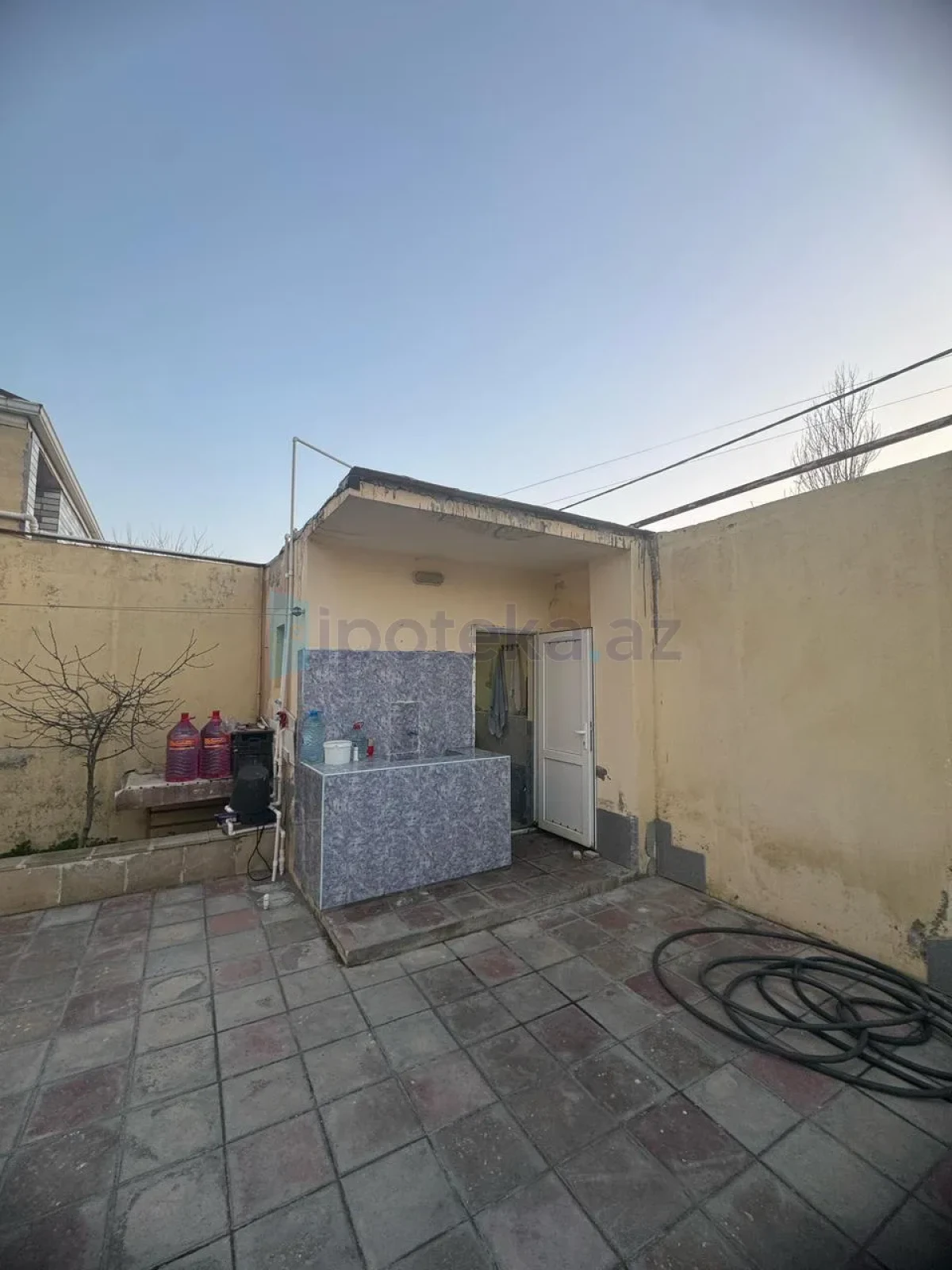 Satılır 5 otaqlı həyət evi 182 m²