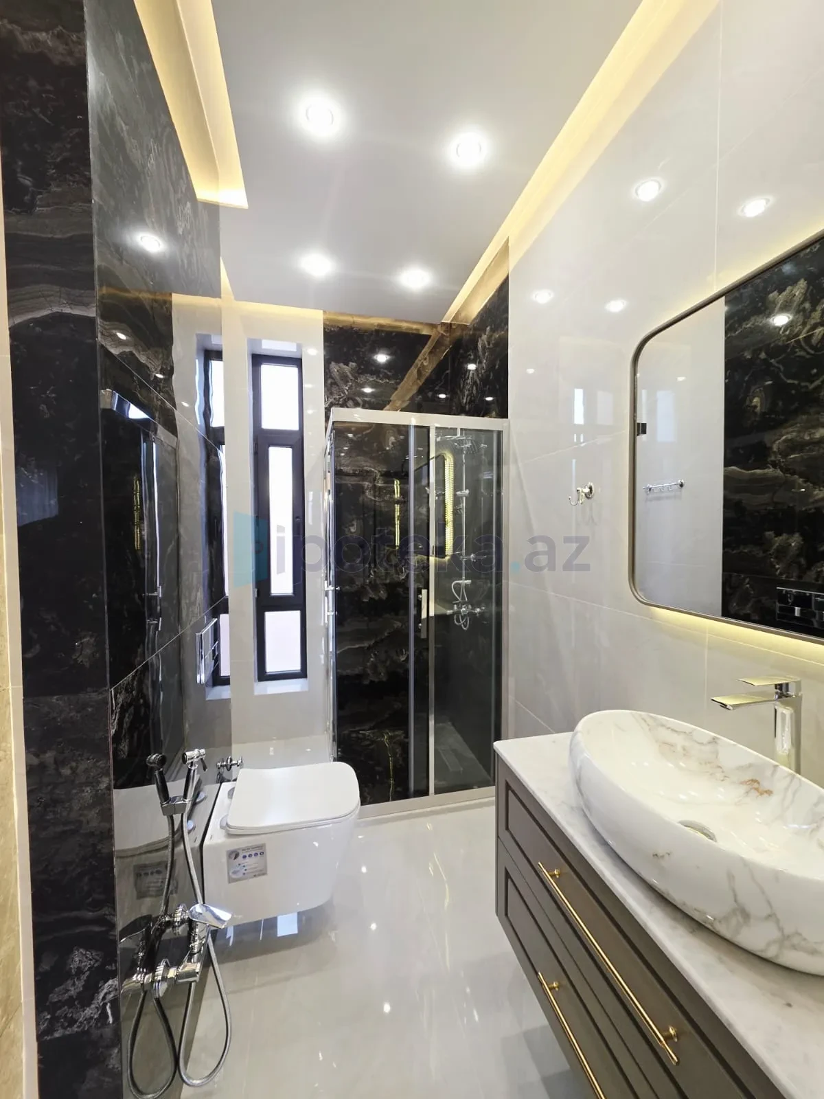 Satılır 4 otaqlı həyət evi 160 m²