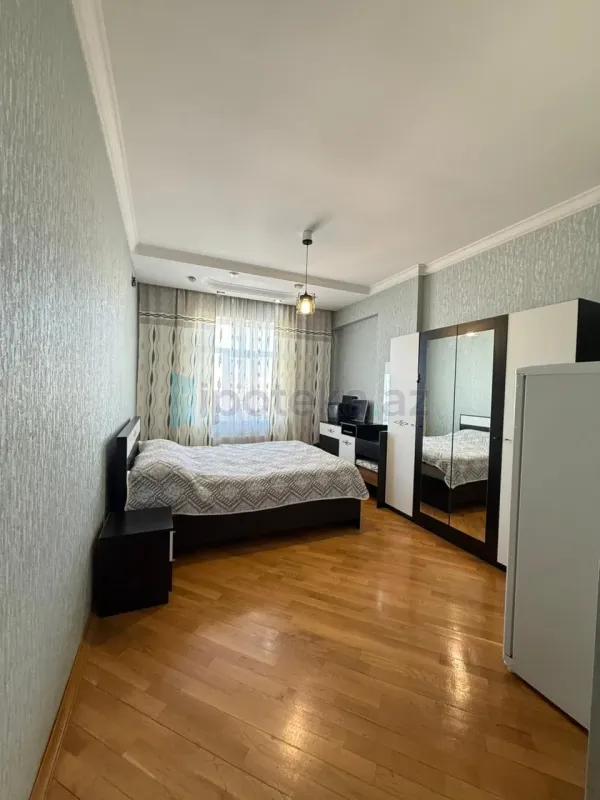 Satılır 3 otaqlı yeni tikili 115 m²