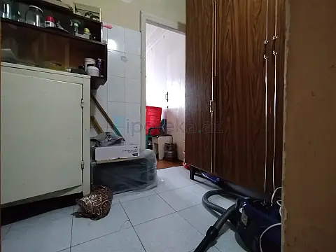 Satılır 3 otaqlı köhnə tikili 110 m²