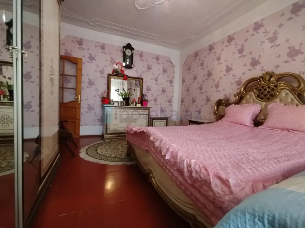 Satılır 3 otaqlı köhnə tikili 110 m²