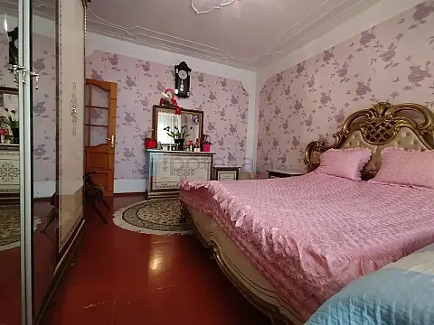 Satılır 3 otaqlı köhnə tikili 110 m²
