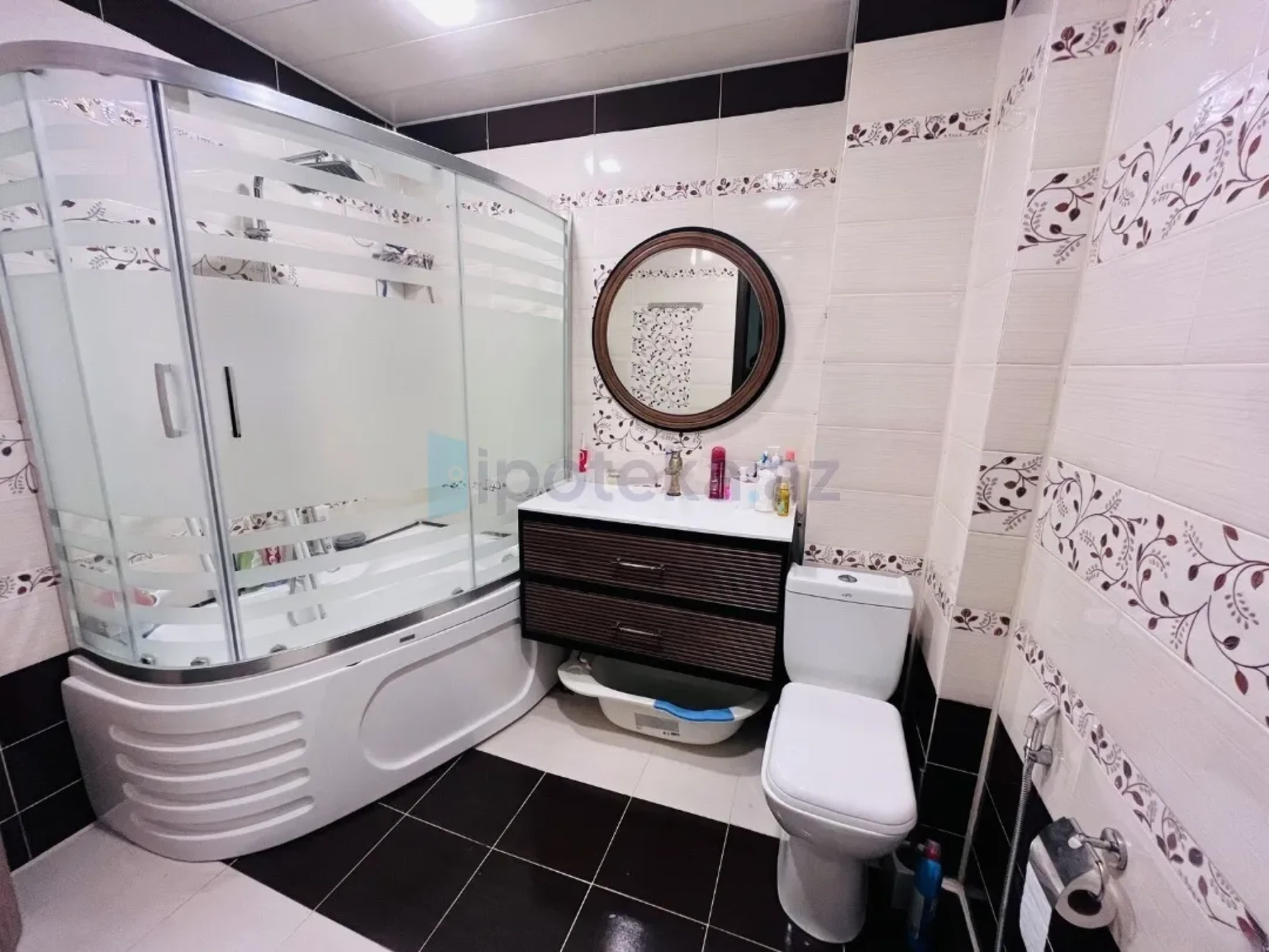 Satılır 3 otaqlı yeni tikili 100 m²