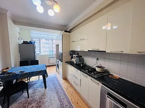 Satılır 3 otaqlı yeni tikili 100 m²