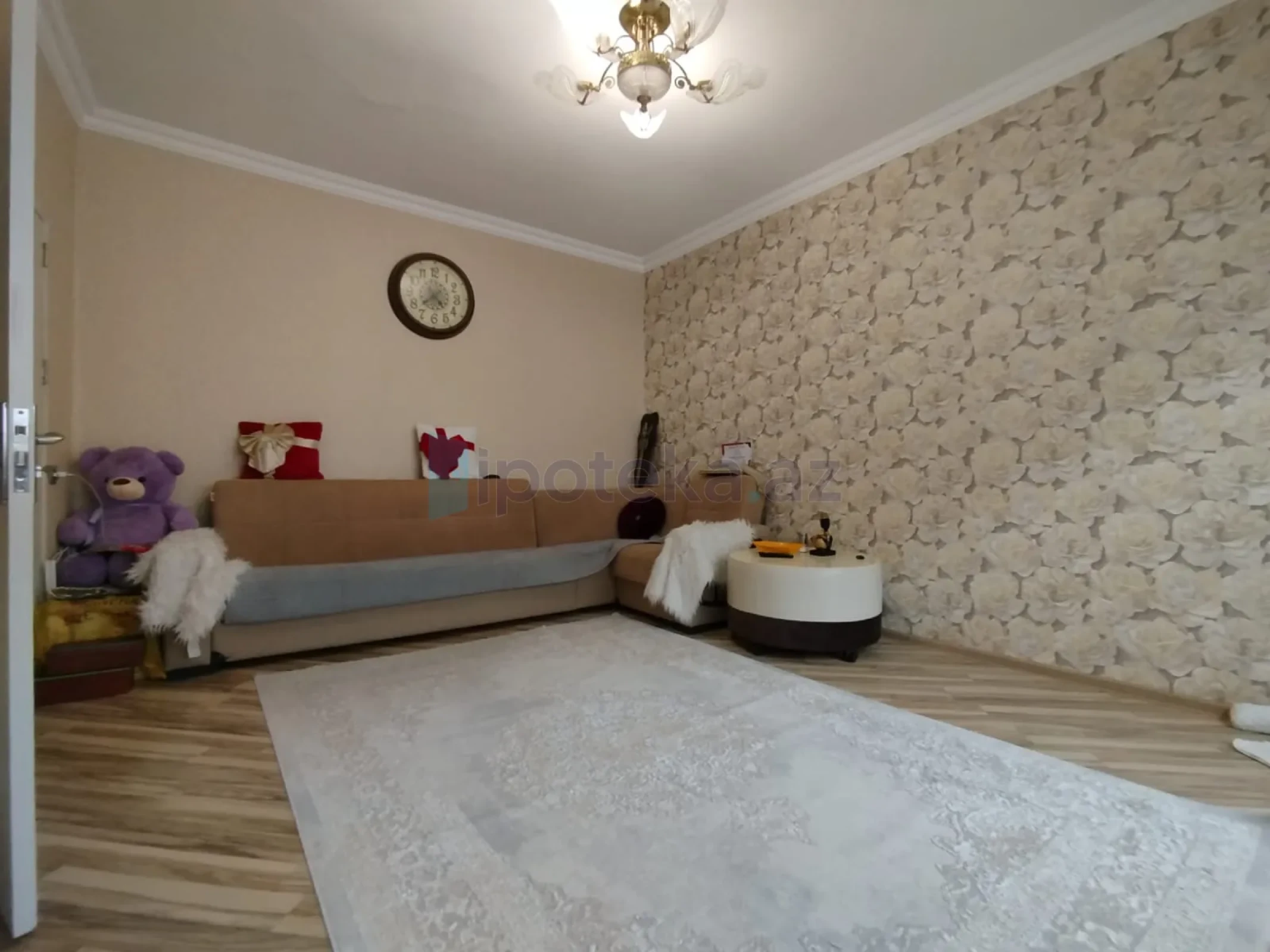 Satılır 3 otaqlı köhnə tikili 74 m²