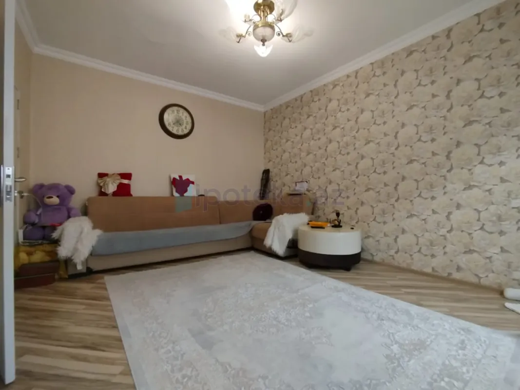 Satılır 3 otaqlı köhnə tikili 74 m²