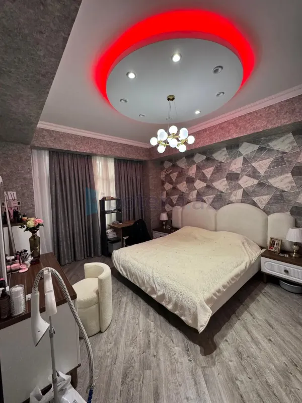 Satılır 3 otaqlı yeni tikili 100 m²