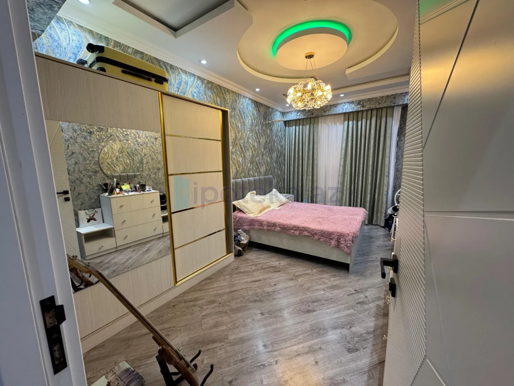 Satılır 3 otaqlı yeni tikili 100 m²