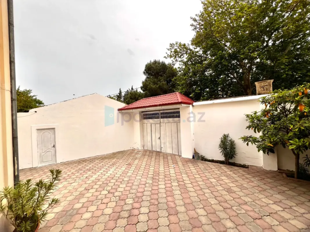 Satılır 7 otaqlı həyət evi 400 m²