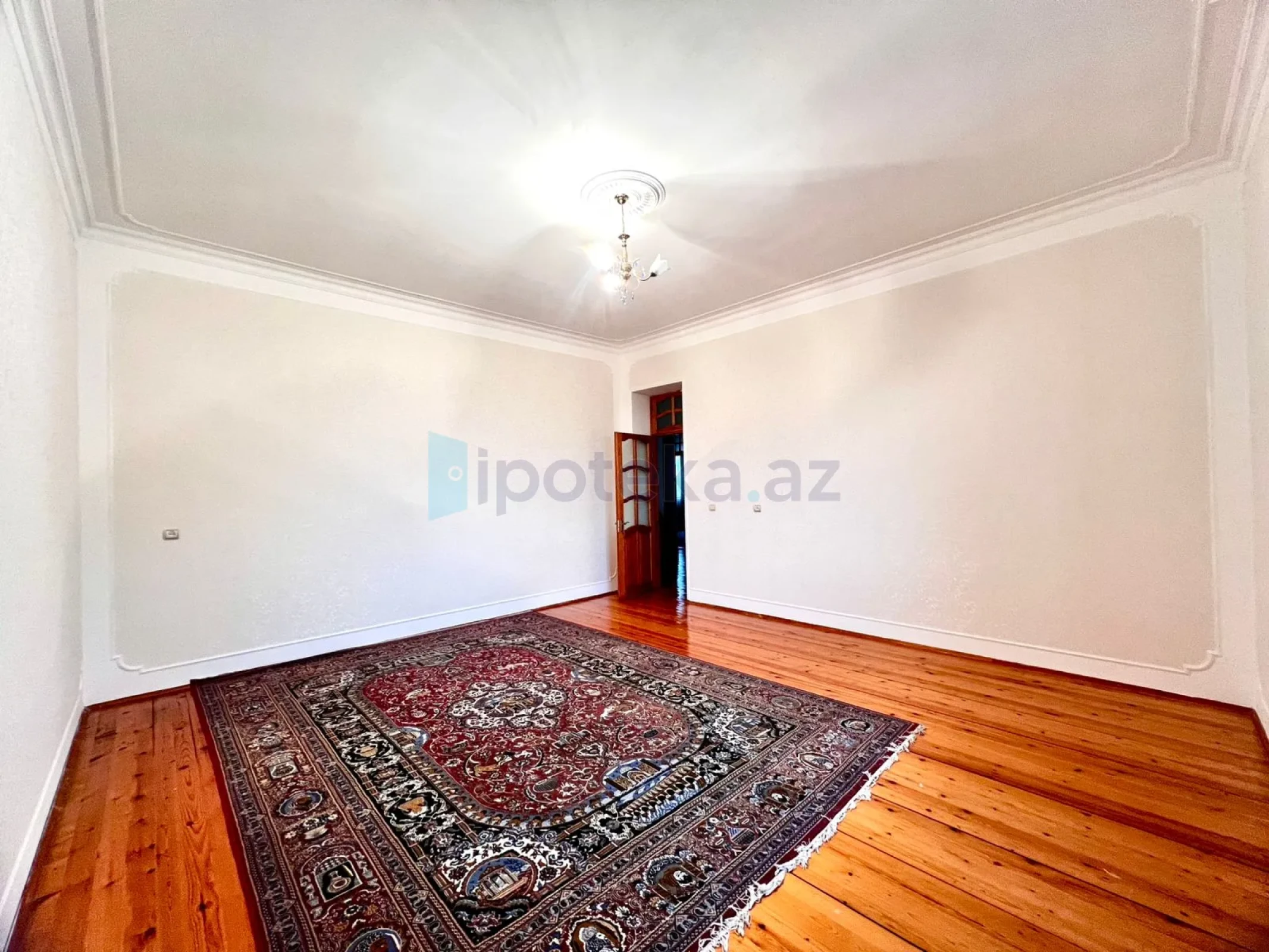 Satılır 7 otaqlı həyət evi 400 m²