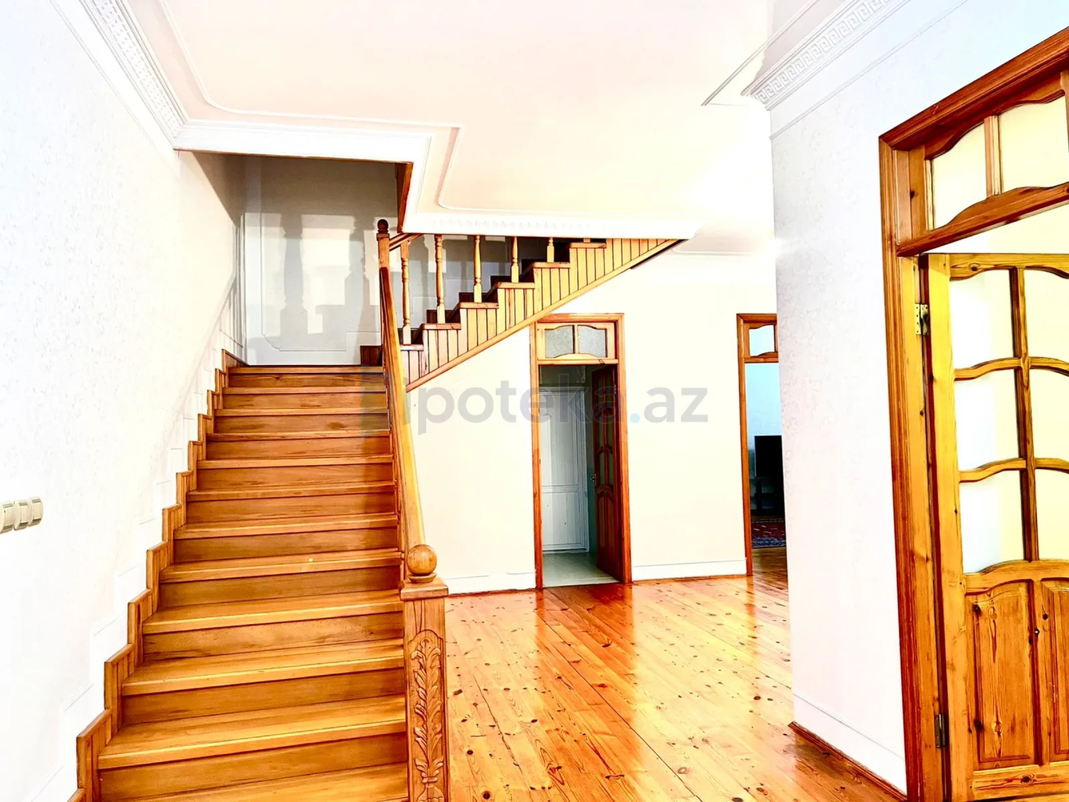 Satılır 7 otaqlı həyət evi 400 m²