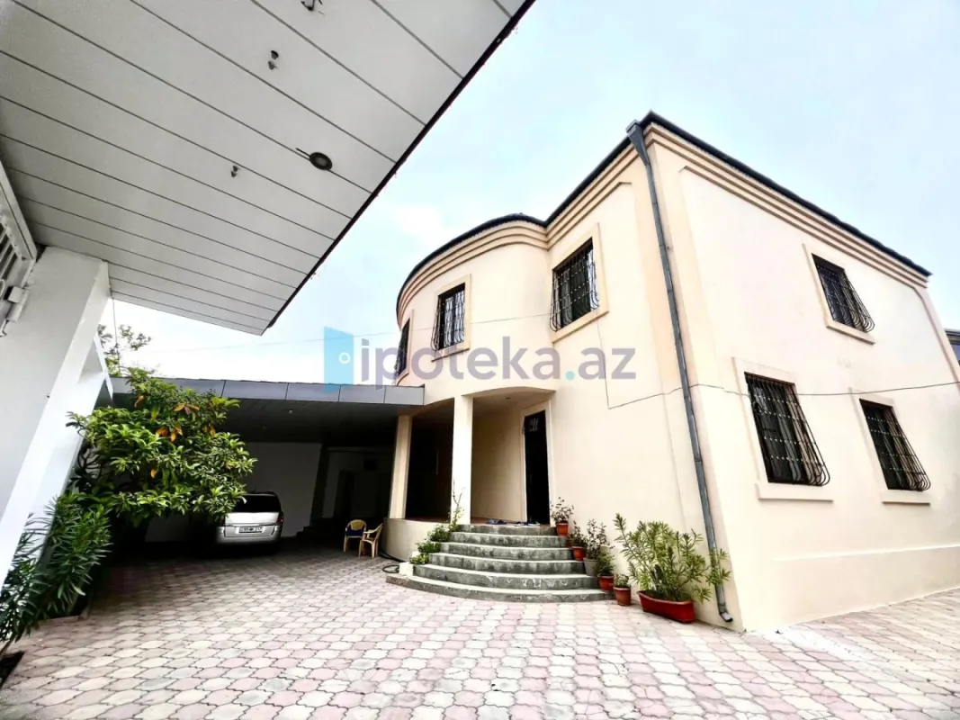 Satılır 7 otaqlı həyət evi 400 m²