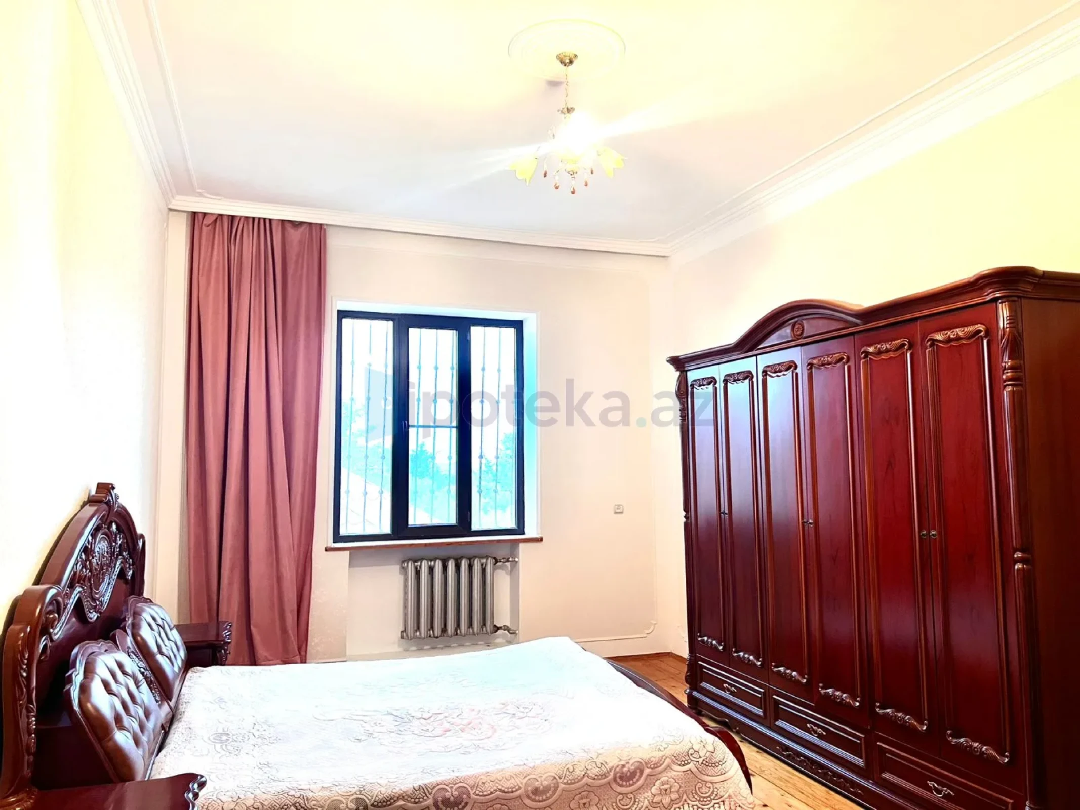 Satılır 7 otaqlı həyət evi 400 m²