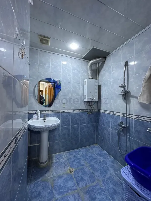 Satılır 2 otaqlı köhnə tikili 60 m²