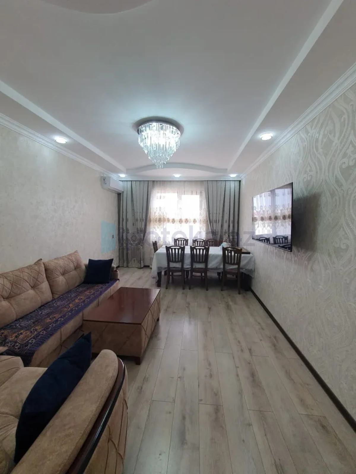 Satılır 5 otaqlı köhnə tikili 120 m²