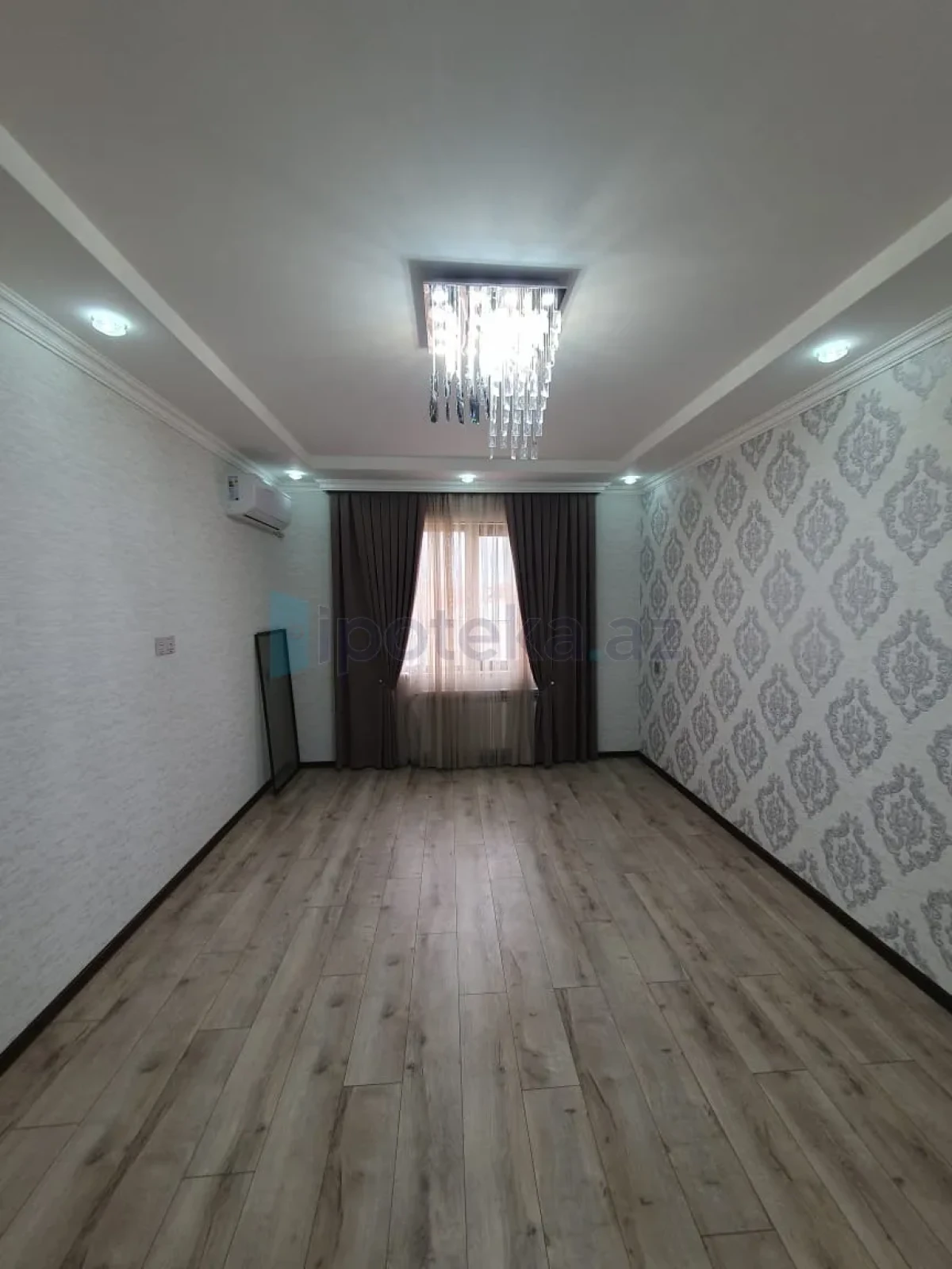 Satılır 5 otaqlı köhnə tikili 120 m²