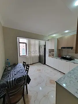 Satılır 5 otaqlı köhnə tikili 120 m²