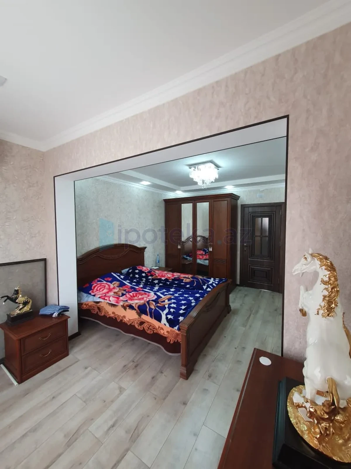 Satılır 5 otaqlı köhnə tikili 120 m²