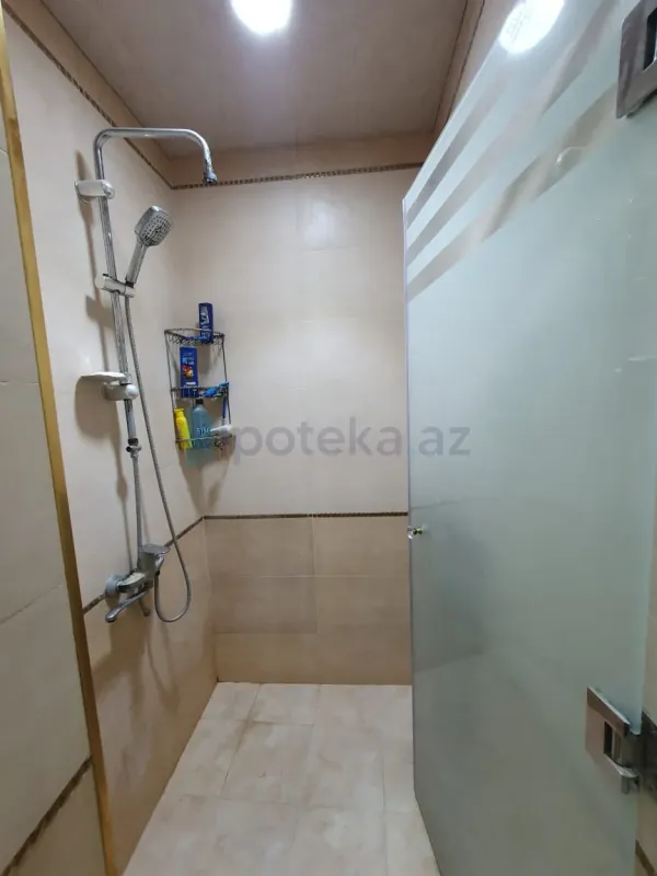 Satılır 5 otaqlı köhnə tikili 120 m²