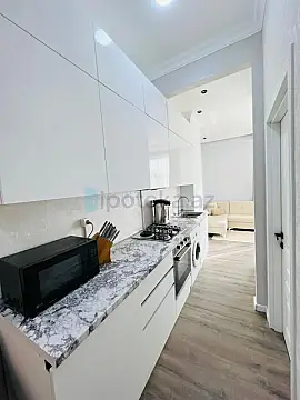 Satılır 3 otaqlı yeni tikili 75 m²