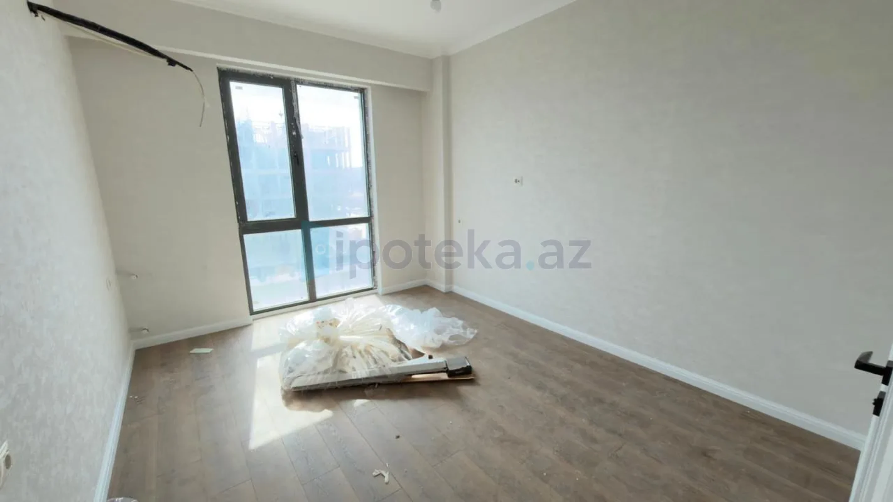 Satılır 3 otaqlı yeni tikili 83 m²