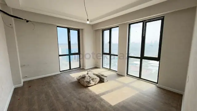 Satılır 3 otaqlı yeni tikili 83 m²