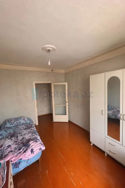 Satılır 2 otaqlı köhnə tikili 53 m²