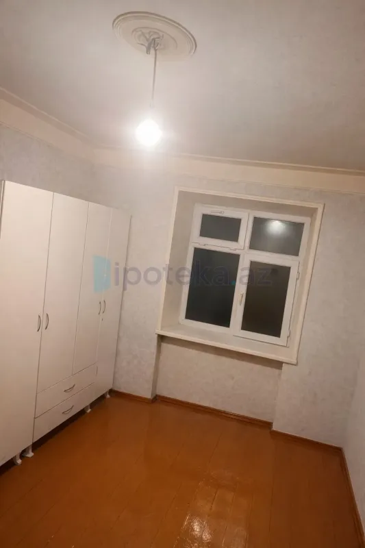 Satılır 2 otaqlı köhnə tikili 53 m²