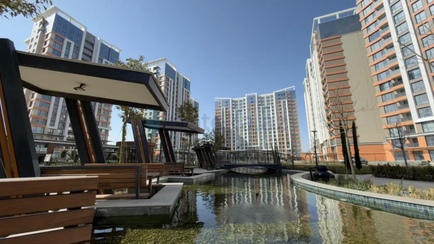 Satılır 2 otaqlı yeni tikili 60 m²