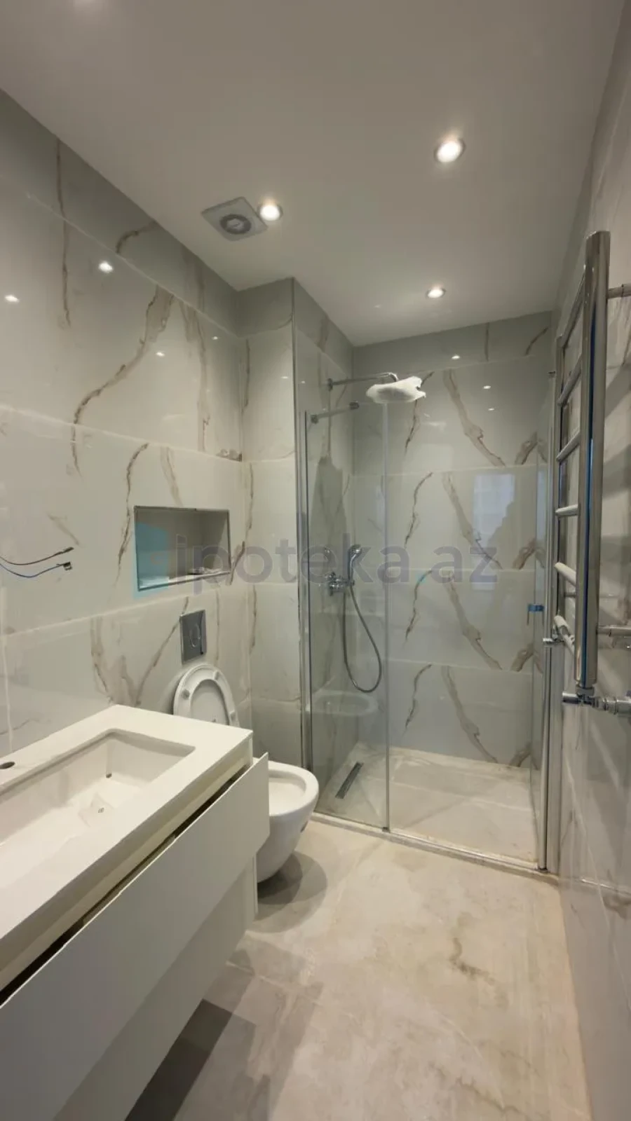 Satılır 2 otaqlı yeni tikili 70 m²